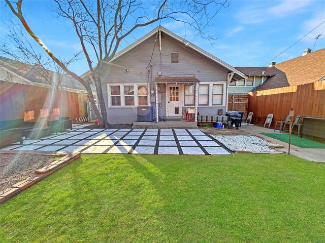 2107 College Avenue, Fort Worth, TX 76110