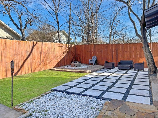 2107 College Avenue, Fort Worth, TX 76110