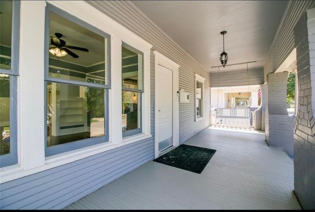 2107 College Avenue, Fort Worth, TX 76110