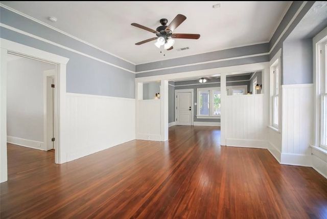 2107 College Avenue, Fort Worth, TX 76110