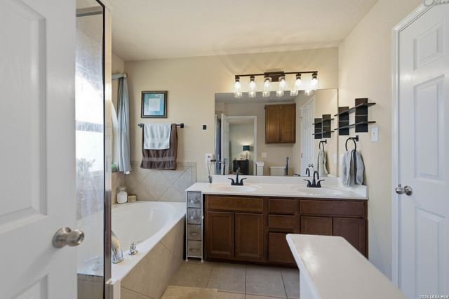 13805 TIVOLI GDNS, Live Oak, TX 78233