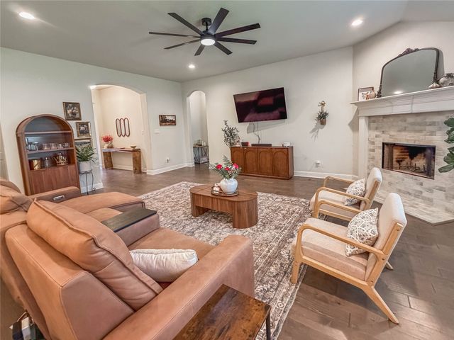 343 Abbott Lane, Waxahachie, TX 75165