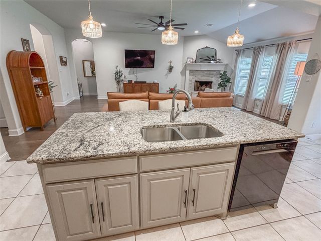343 Abbott Lane, Waxahachie, TX 75165