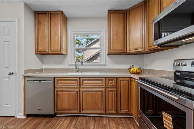 6727 River Hills Drive, Greensboro, NC 27410