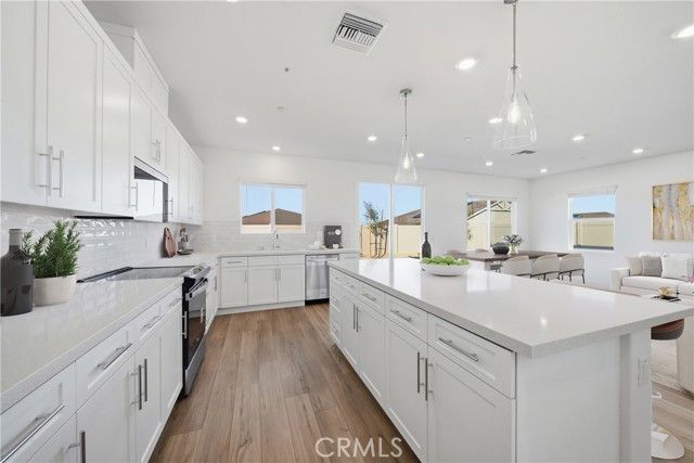 3248 E Avenue J-3, Lancaster, CA 93535