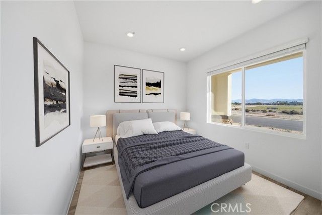 3248 E Avenue J-3, Lancaster, CA 93535