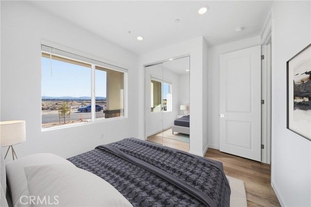 3248 E Avenue J-3, Lancaster, CA 93535