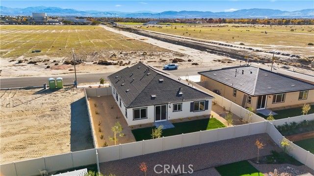 3248 E Avenue J-3, Lancaster, CA 93535