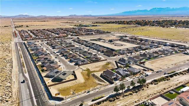 3248 E Avenue J-3, Lancaster, CA 93535