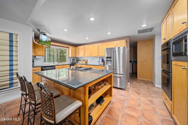 40208 W 98th Street, Leona Valley, CA 93551