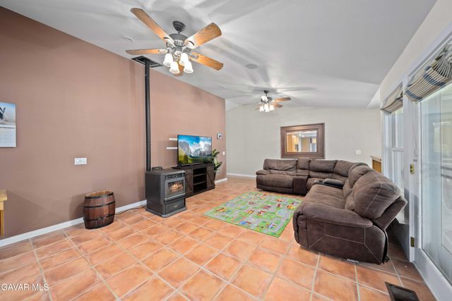 40208 W 98th Street, Leona Valley, CA 93551