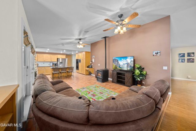 40208 W 98th Street, Leona Valley, CA 93551