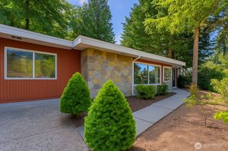 2463 74th Avenue SE, Mercer Island, WA 98040