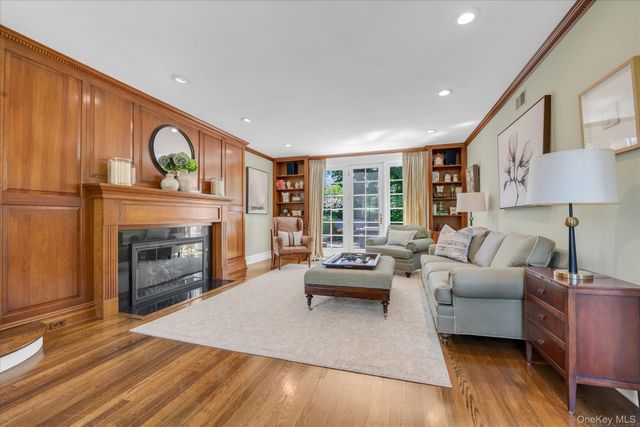 74 Litchfield Road, Port Washington, NY 11050
