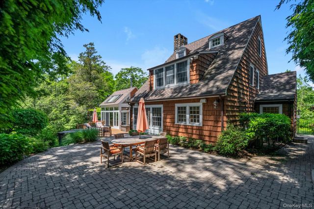 74 Litchfield Road, Port Washington, NY 11050