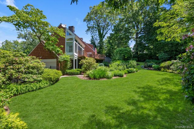 74 Litchfield Road, Port Washington, NY 11050