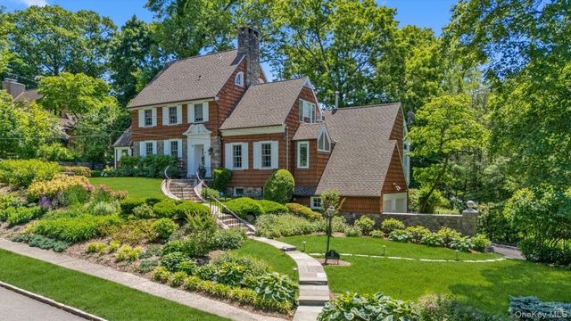 74 Litchfield Road, Port Washington, NY 11050