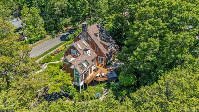 74 Litchfield Road, Port Washington, NY 11050