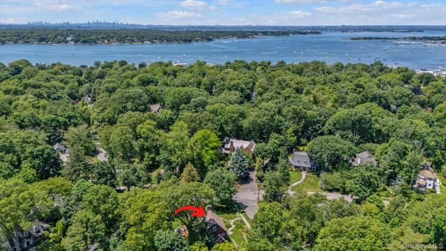 74 Litchfield Road, Port Washington, NY 11050