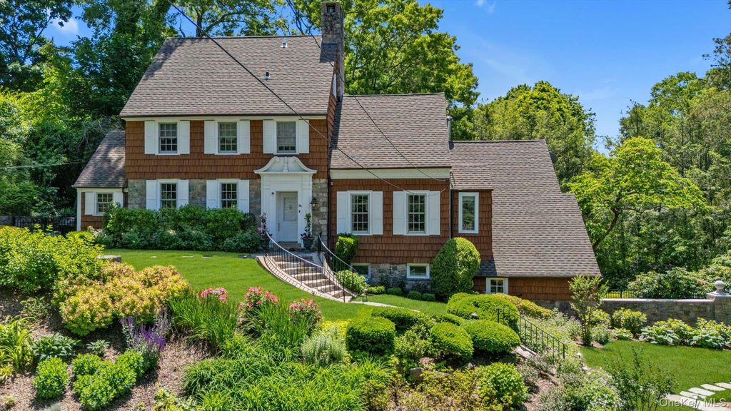 74 Litchfield Road, Port Washington, NY 11050