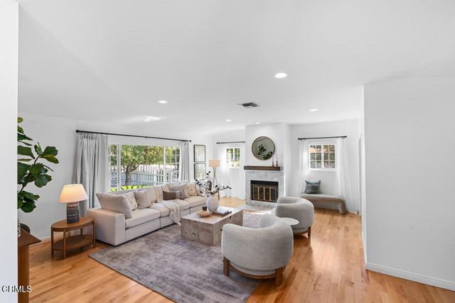 2902 El Caminito, La Crescenta, CA 91214