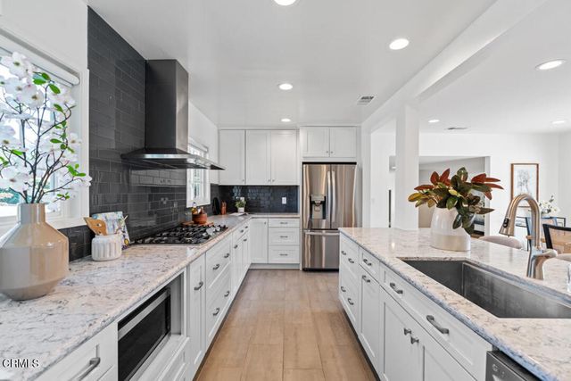 2902 El Caminito, La Crescenta, CA 91214