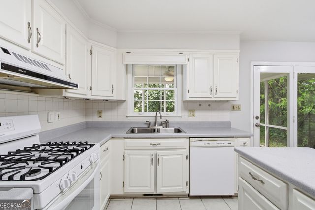 434 Indian Lake Court, Hiram, GA 30141