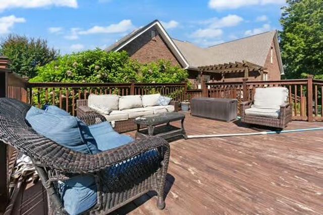 42 Deerfoot Drive, London, KY 40741