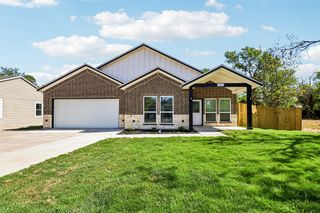 415 Thomas Street, Terrell, TX 75160