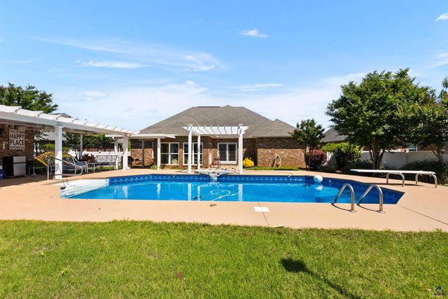 102 Rambling Creek Cove, Byron, GA 31008