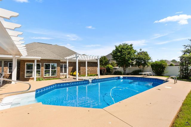 102 Rambling Creek Cove, Byron, GA 31008