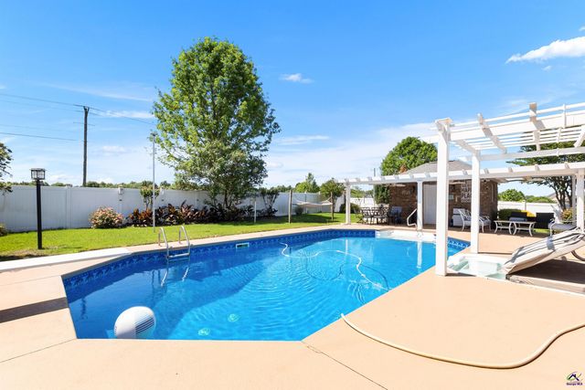 102 Rambling Creek Cove, Byron, GA 31008