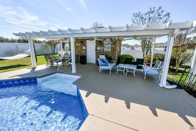 102 Rambling Creek Cove, Byron, GA 31008