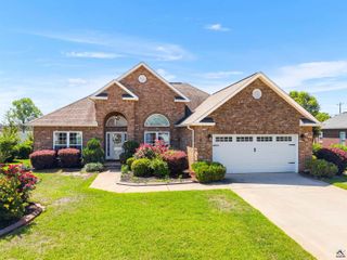 102 Rambling Creek Cove, Byron, GA 31008