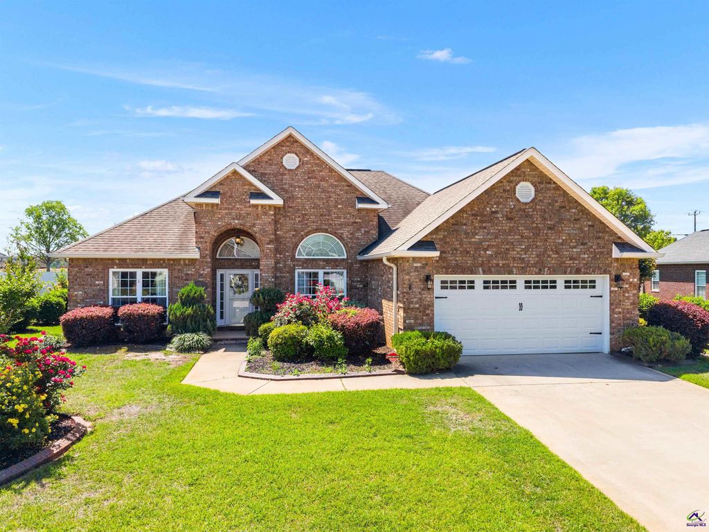 102 Rambling Creek Cove, Byron, GA 31008