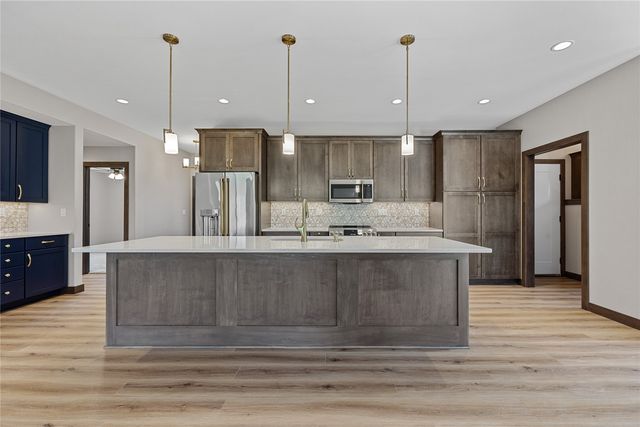 2043 Osage Court, Marion, IA 52302