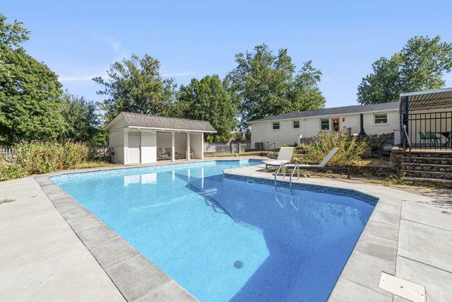 608 Oakland Dr, Madison, TN 37115