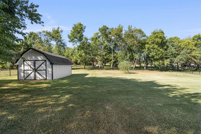 608 Oakland Dr, Madison, TN 37115