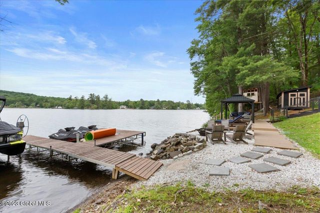 68 Harriman Road Ext, Sand Lake, NY 12018