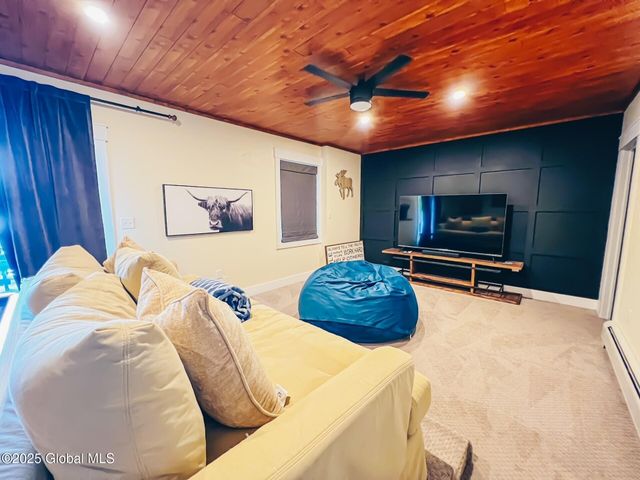 68 Harriman Road Ext, Sand Lake, NY 12018