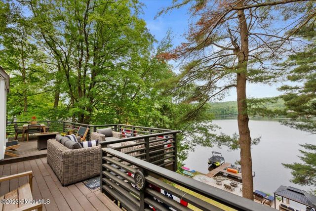 68 Harriman Road Ext, Sand Lake, NY 12018