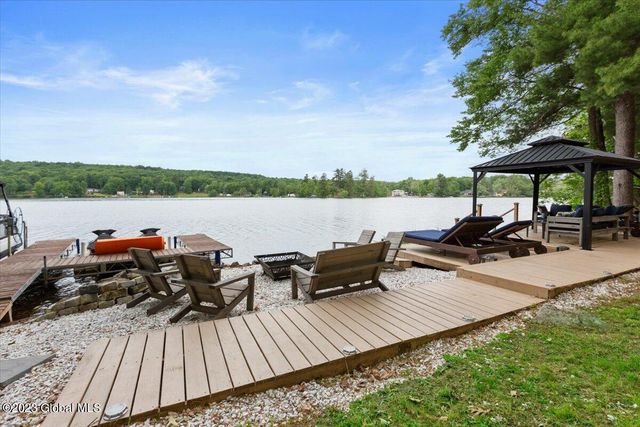 68 Harriman Road Ext, Sand Lake, NY 12018