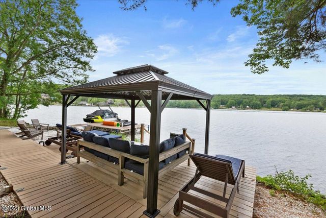 68 Harriman Road Ext, Sand Lake, NY 12018