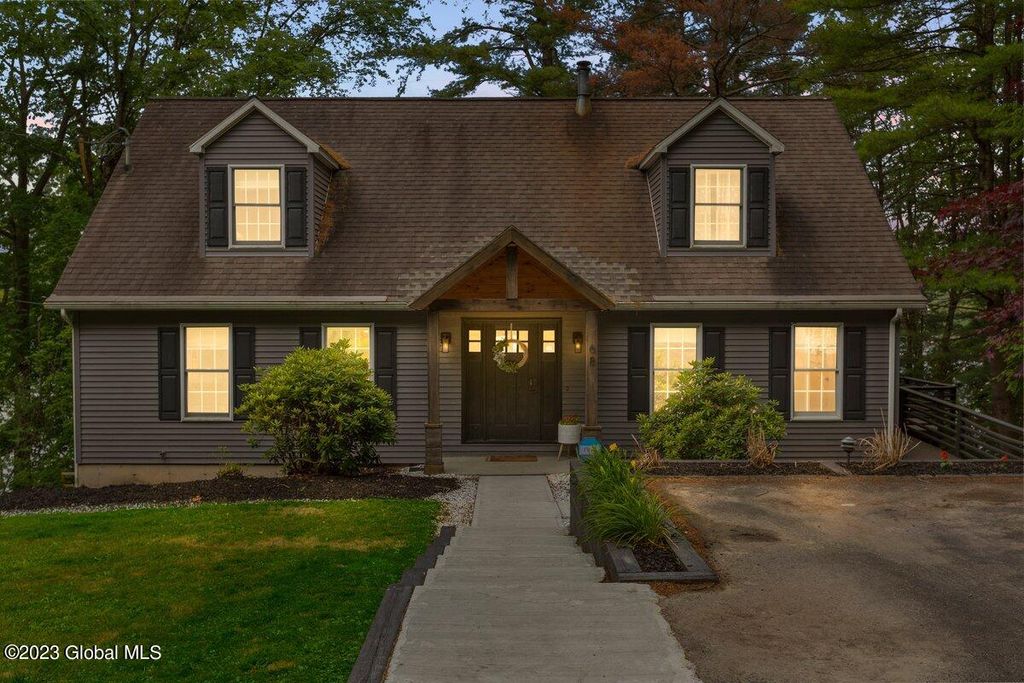 68 Harriman Road Ext, Sand Lake, NY 12018