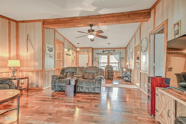 1096 Old Elizabethton Highway, Bluff City, TN 37618