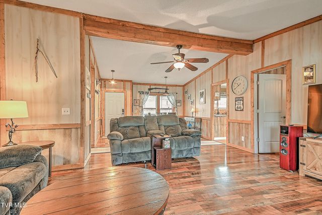 1096 Old Elizabethton Highway, Bluff City, TN 37618