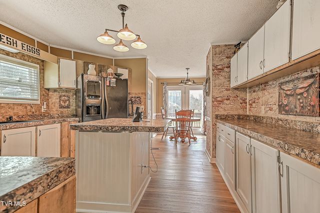 1096 Old Elizabethton Highway, Bluff City, TN 37618