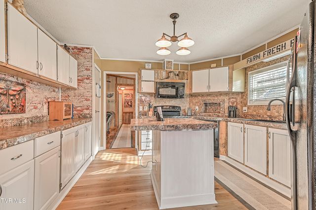 1096 Old Elizabethton Highway, Bluff City, TN 37618