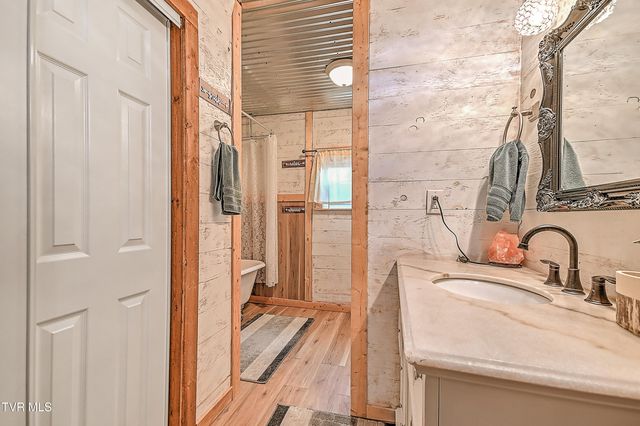 1096 Old Elizabethton Highway, Bluff City, TN 37618