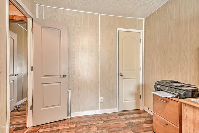 1096 Old Elizabethton Highway, Bluff City, TN 37618